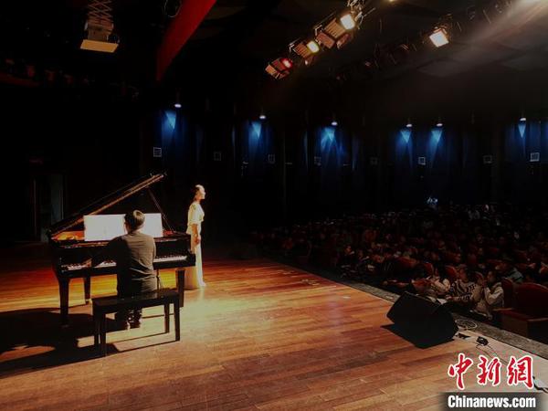 音乐会现场?！〗?摄