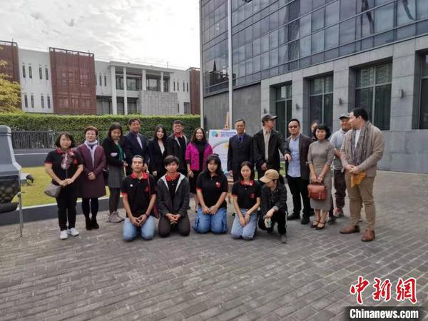 参加开营仪式的嘉宾 郭军 摄