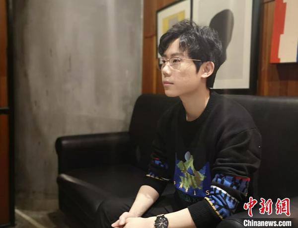 “90后”作家卢思浩：时间的答案是“喜欢自己”