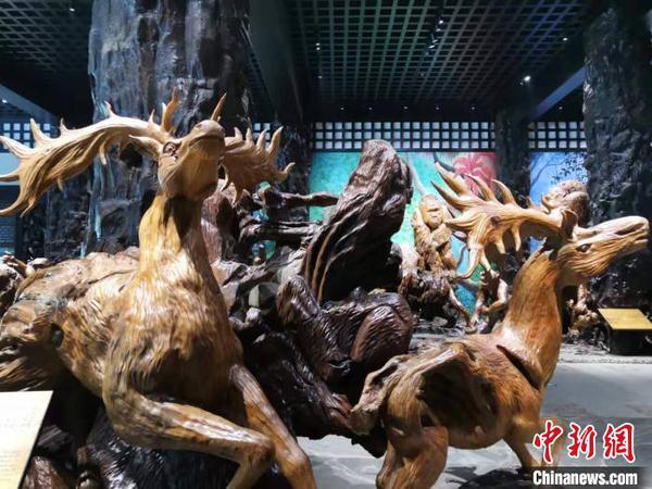 根雕作品 周禹龙 摄 根雕作品 周禹龙 摄