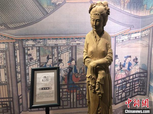 图为部分红楼作品?！×植?摄