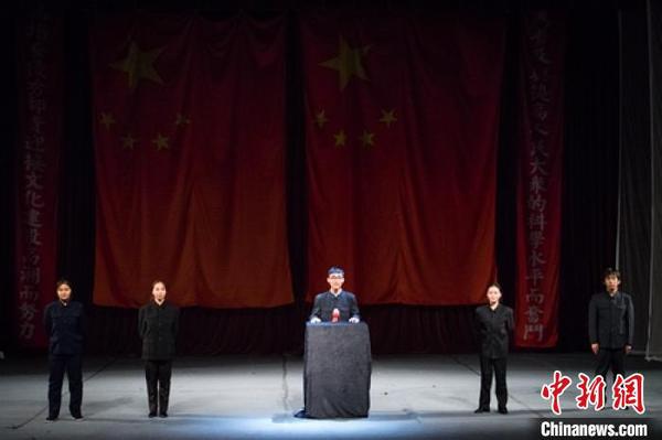 孟宪承在时局动荡之际，不顾前途、全力支持爱国运动?！≤缝?摄