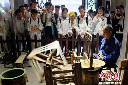 点击进入下一页