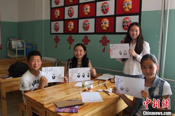 图为孔子课堂上课现场?！∈鸸夤┩?摄