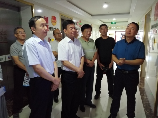 石嘴山市政协主席马平安带领班子成员、专委会负责人到银川市政协学习考察1