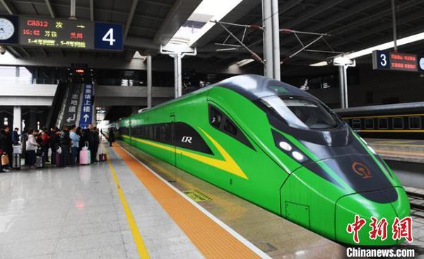资料图：兰州西站?？康摹奥叹奕恕倍底榱谐?。(资料图) 杨艳敏 摄