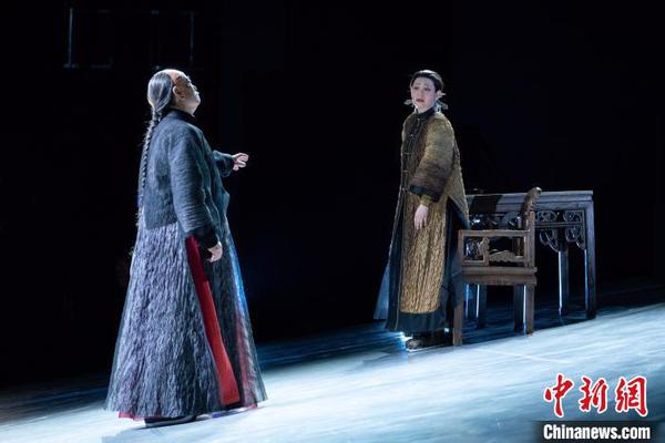 原创话剧《林则徐》首演 史春阳 摄