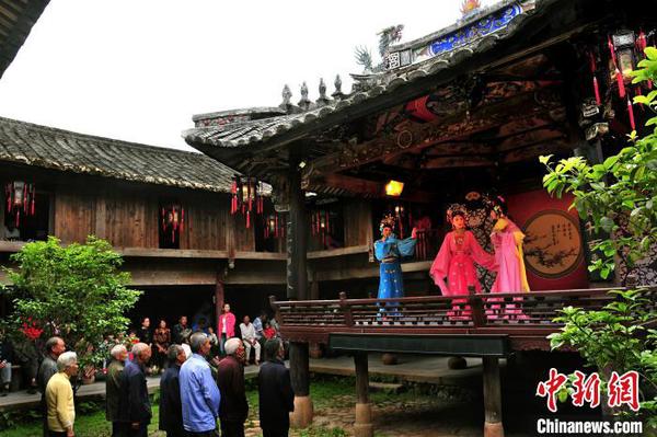 闽浙木拱廊桥进高校助申遗