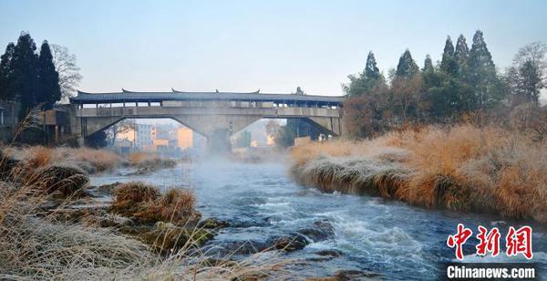 图为国家重点文物保护单位——千乘桥?！∑聊舷匚?供图 摄