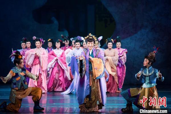 江南民调新版《三笑》剧照 主办方供图 江南民调新版《三笑》剧照 主办方供图