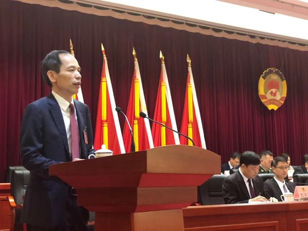 集美区政协主席胡亚才作常委会工作报告