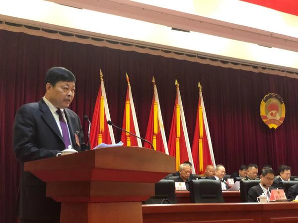集美区政协副主席纪永强作提案工作报告
