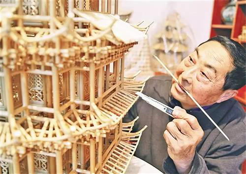 国家非物质文化遗产秸秆扎刻代表性传承人徐艳丰 国家非物质文化遗产秸秆扎刻代表性传承人徐艳丰