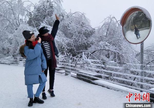 冬天的张家界别有一番韵味?！∥庥卤?摄