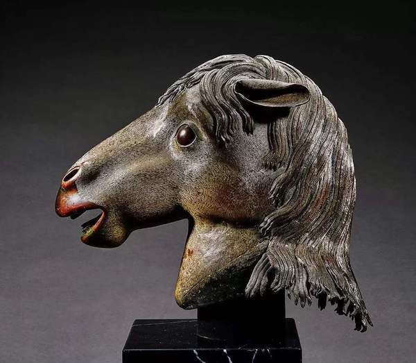 圆明园马首铜像 圆明园马首铜像