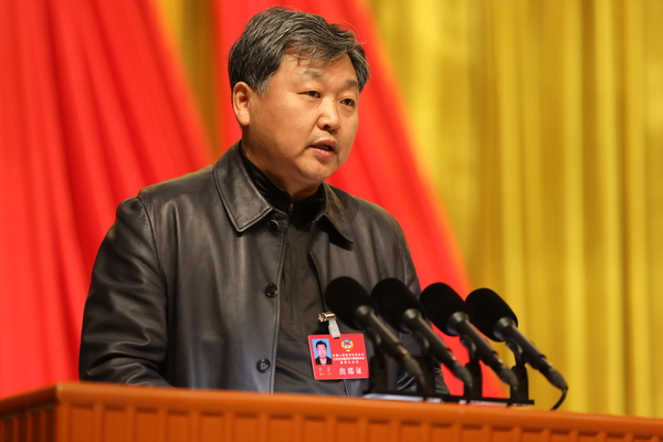 罗勇委员在大会上发言 罗勇委员在大会上发言