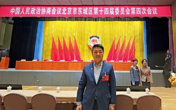 △杨春晖委员 △杨春晖委员