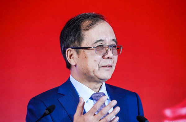 图为北京大学未来教育管理研究中心创始主任林建华在发表演讲。