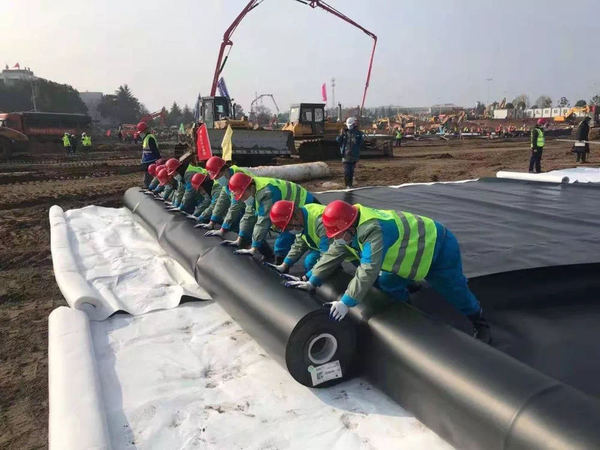 图为高能环境援建武汉火神山医院现场。