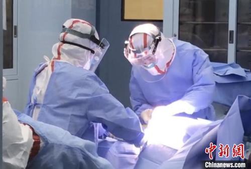 手术现场。　浙大一院 供图 摄