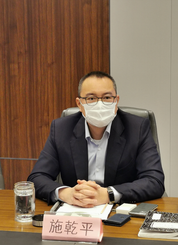 全国政协海外列席侨胞、美国华人企业家联合会会长施乾平