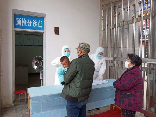 白衣天使们坚守在工作岗位上 白衣天使们坚守在工作岗位上