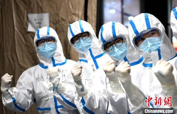 诗人黄亚洲：谁说诗歌不给力？“全民写诗”自有价值