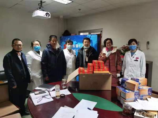 何斌委员向普仁医院捐赠防疫用品 何斌委员向普仁医院捐赠防疫用品