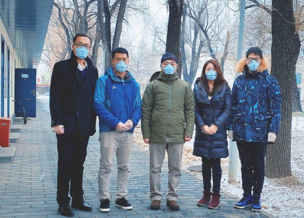 2月5日，视联动力董事长杨春晖、视联医疗总经理宋蕾一行去小汤山医院看望驻地工程师