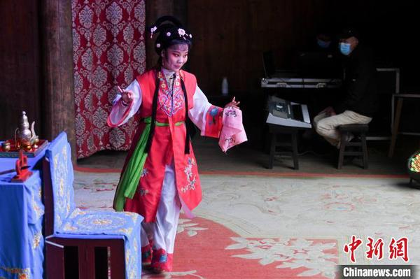 中国非遗“疫”外“新生”