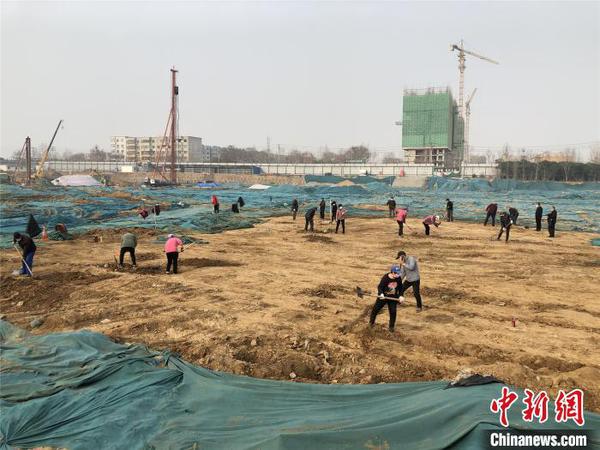 郑州市青年人才公寓荥泽苑项目(一期)项目考古发掘复工。郑州市文物局供图