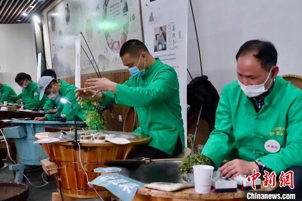 2020年西湖龙井茶炒茶王大赛现场?！∏糠?摄