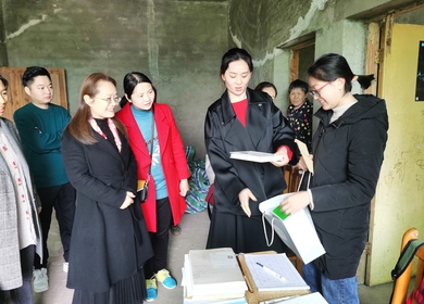 为贫困学生送上“网课大礼包”