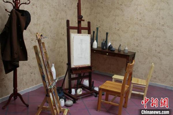 再现莫兰迪的创作场景?！」?摄