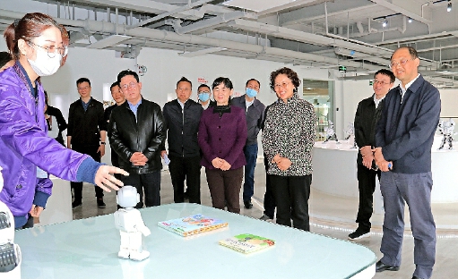 2020年4月10日，李江一行深入昆明市优必选科技有限公司调研?！÷澜鹌健∩? title=