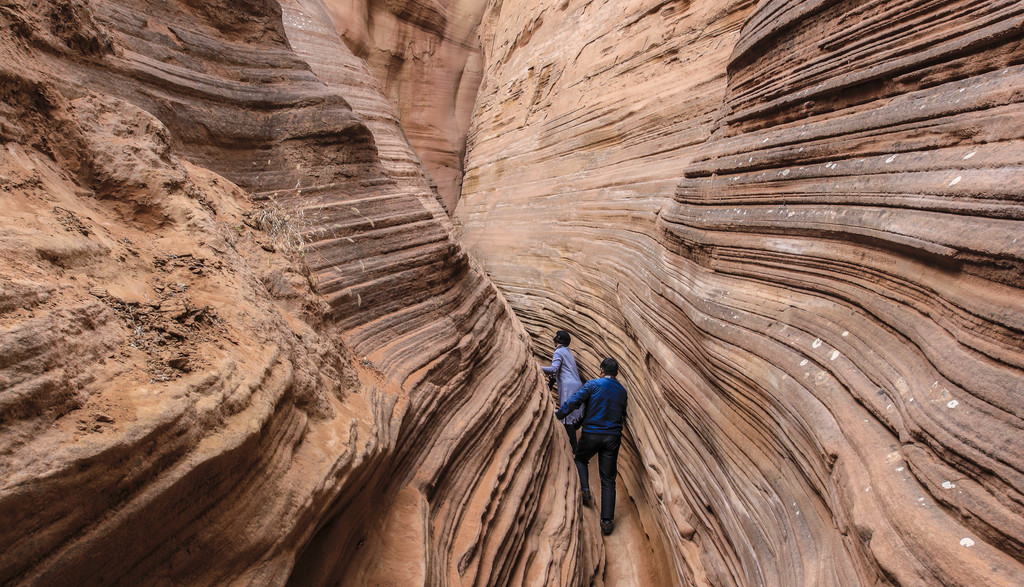 黄土奇观“波浪谷”——陕北靖边丹霞地貌