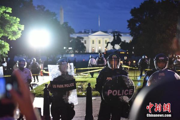 美国首都华盛顿:反种族歧视抗议活动继续