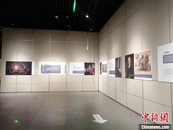 “启示--人类抗疫文明史”展4日在辽宁省博物馆进行。　李晛 摄