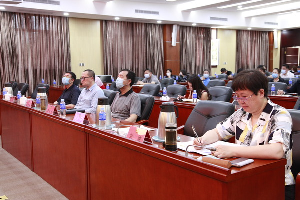 东城区政协举办“学习全国‘两会’精神专题报告会” 东城区政协举办“学习全国‘两会’精神专题报告会”