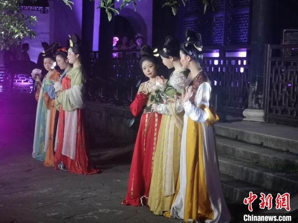 点击进入下一页