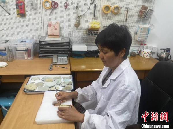 浙博“文物医院”探秘：清洗用上超声波修复工具近千件