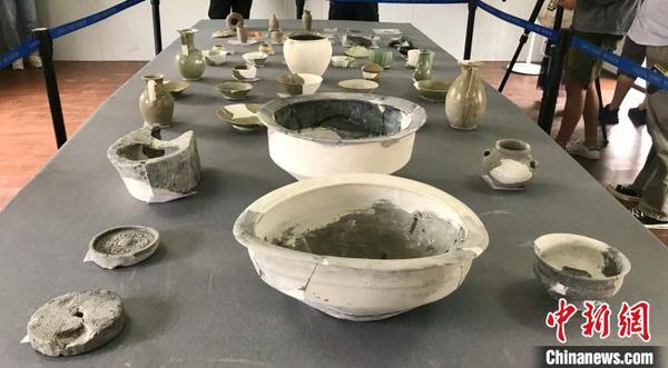 望京门城墙遗址出土器物?！±畹?摄