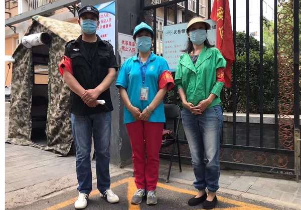 梁萍委员参与社区防控值守 梁萍委员参与社区防控值守