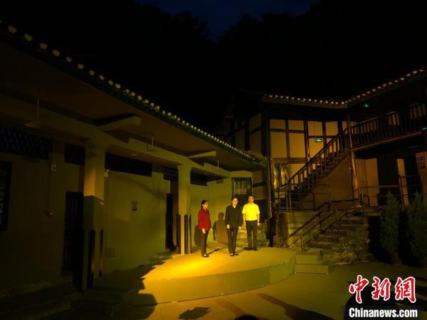 图为《歌乐忠魂》实景演艺在重庆渣滓洞看守所旧址举行首演?！≈屿?摄