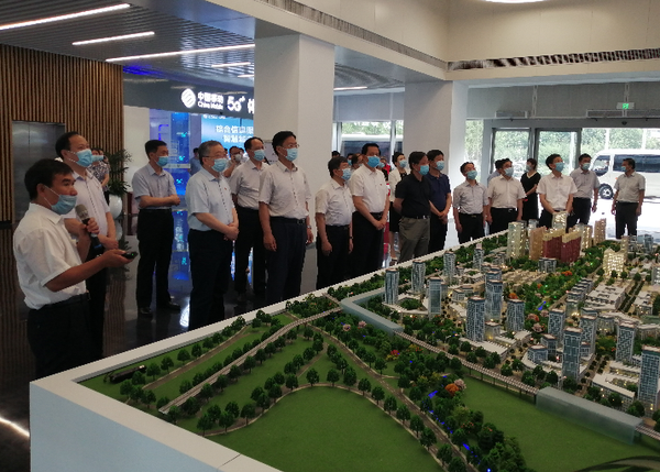 洛阳大数据产业园是洛阳市规划建设的六大专业园区之一，着力建设国内领先的数据资源中心、技术中心和应用中心。7月2日，河南省政协主席刘伟率领常委视察团赴洛阳视察“加快中原城市群洛阳副中心城市建设”，常委们对大数据产业园的发展思路给予充分肯定，并提出具体意见和建议。