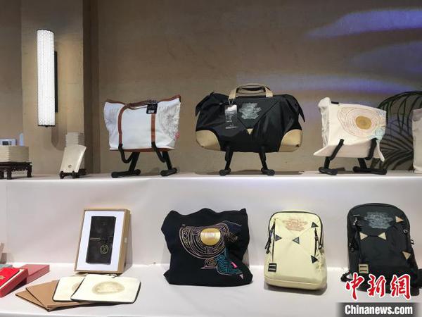 图为良渚文创产品 江杨烨 摄 图为良渚文创产品 江杨烨 摄