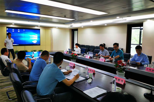 3 与会嘉宾探讨数字健康大数据、新能源科技产业等热点话题