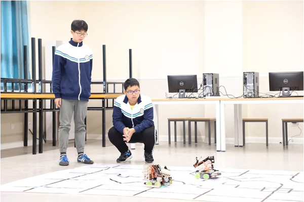 天立学?；魅丝纬? suffix=