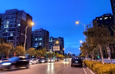 唐欣雨：《点燃烛火》