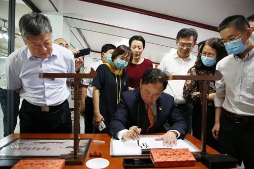 参观王府校园与科学技术实践创新实验室3 参观王府校园与科学技术实践创新实验室3